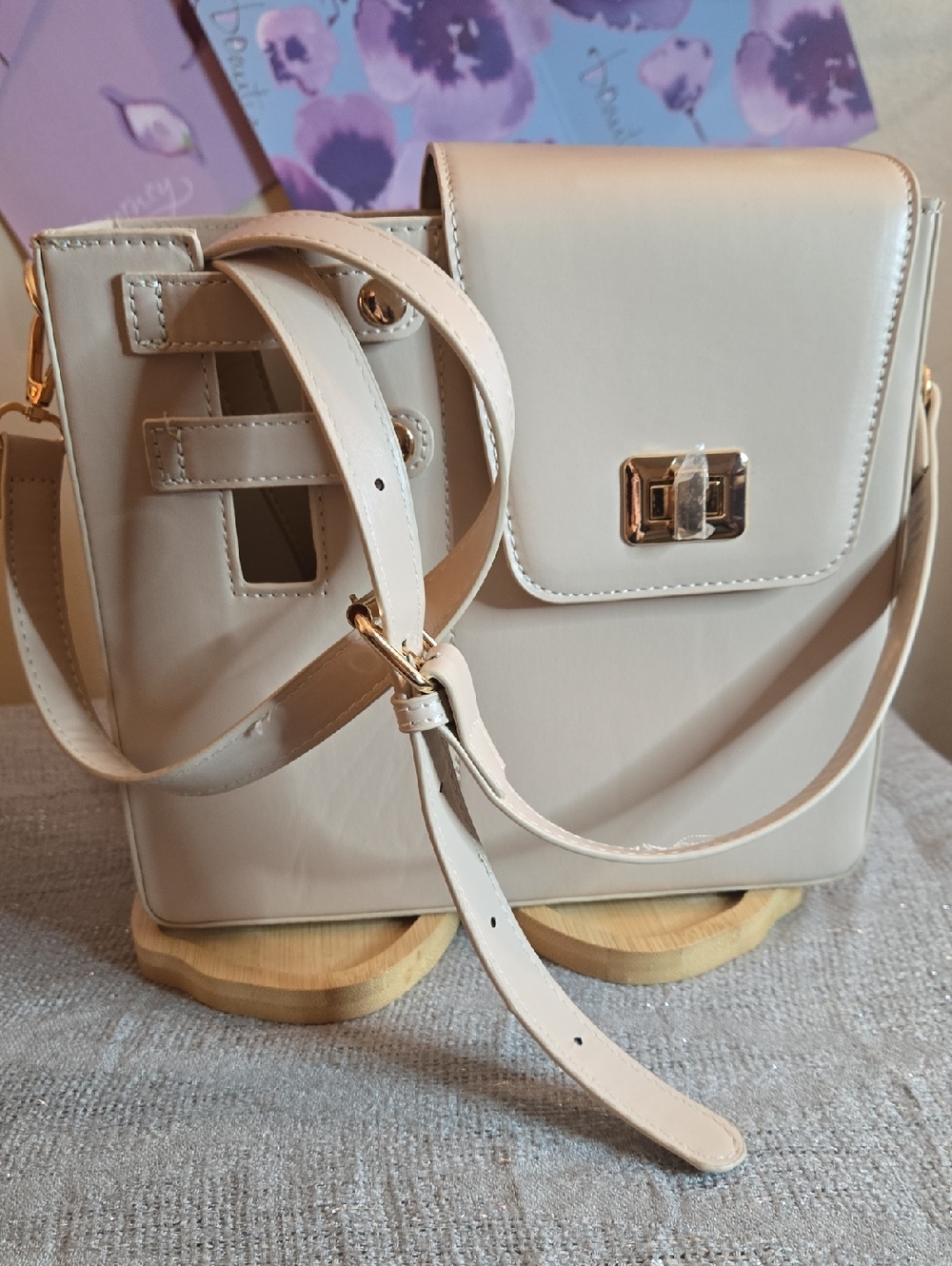 Cream Crossbody Tumbler Shoulder Bag with Flap